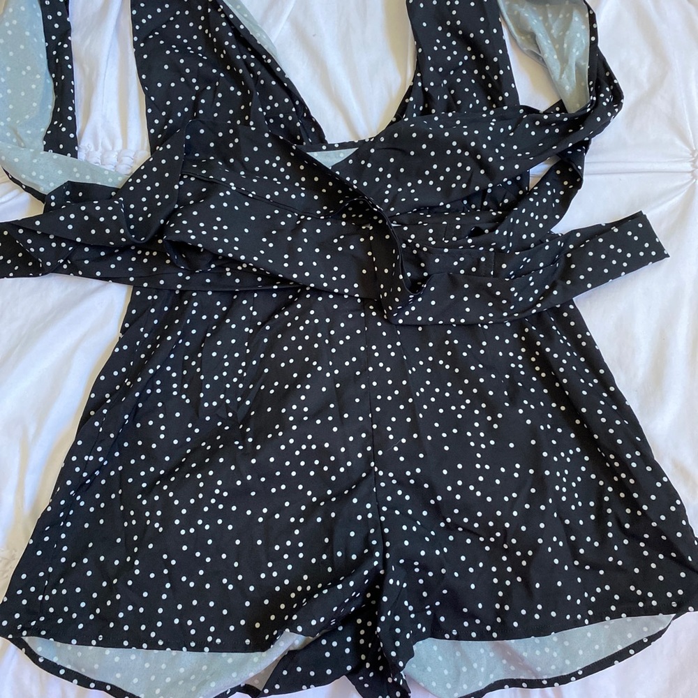 Polka dot romper ! Super cute! Wrap tie style 🖤🕊